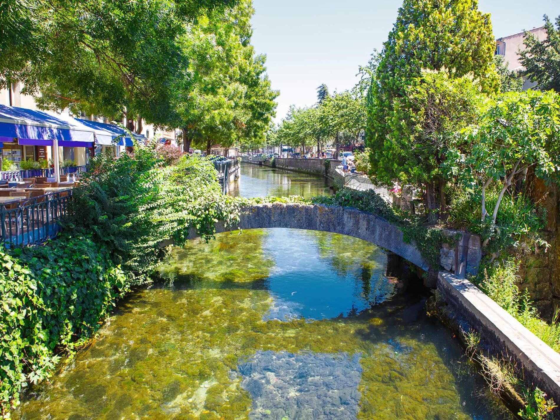 De L'olivier, Classe, Climatise, Jardin Avec Parking Gratuit Devant Le Et A 5 Minutes Du Centre-ville A Pied * L'Isle-sur-la-Sorgue
