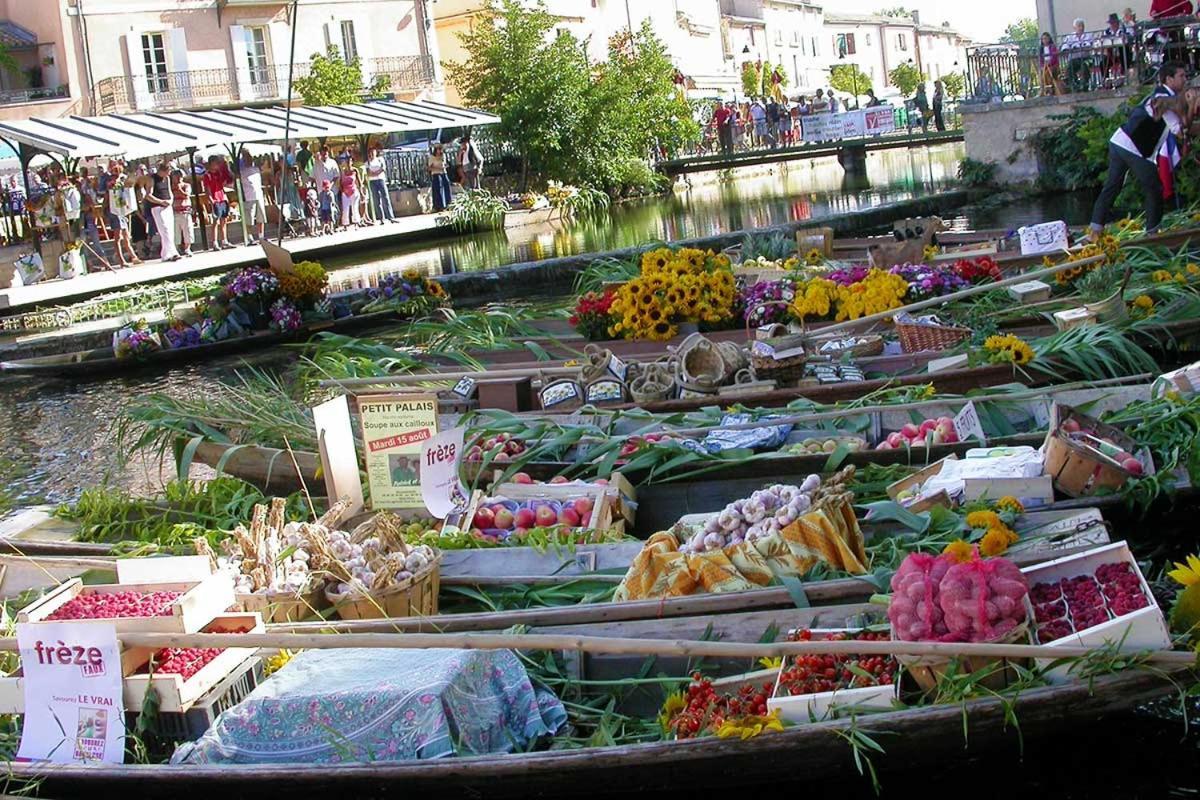 De L'olivier, Classe, Climatise, Jardin Avec Parking Gratuit Devant Le Et A 5 Minutes Du Centre-ville A Pied
