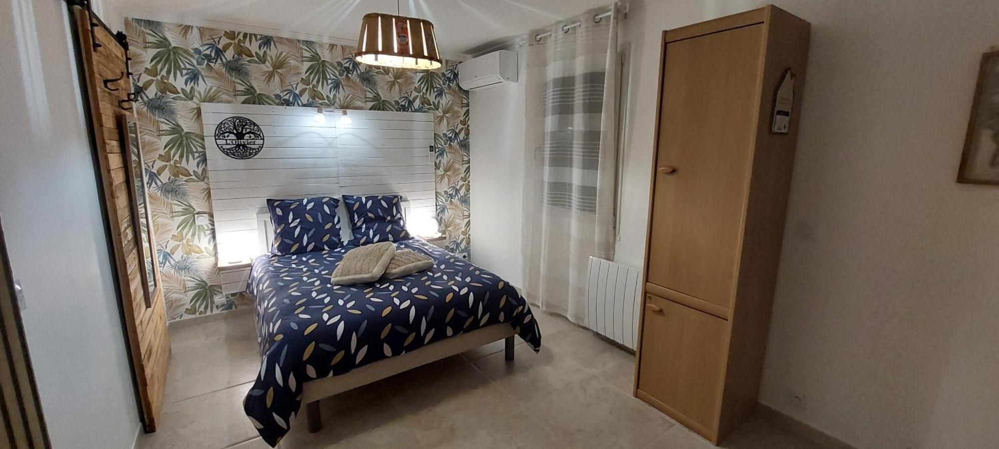 De L'olivier, Classe, Climatise, Jardin Avec Parking Gratuit Devant Le Et A 5 Minutes Du Centre-ville A Pied Holiday home